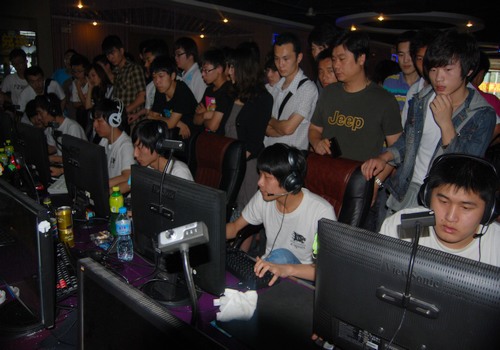 JDG教练：一二局是很有信心赢下来的 所以没改变第三局的BP