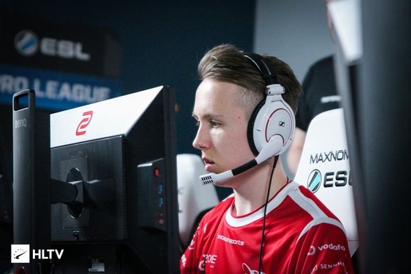 Natus Vincere 在2025年StarLadder布达佩斯 Major 第二阶段的首轮中击败了FlyQuest